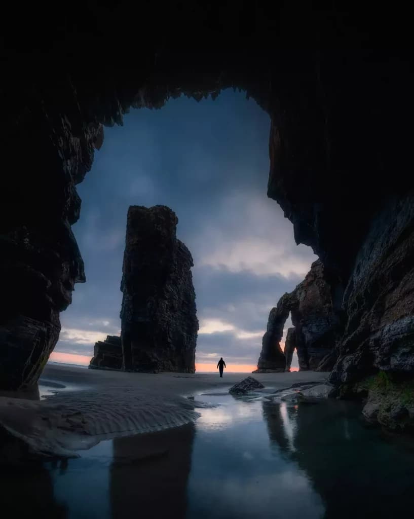Playa de las Catedrales sea arches, Galicia